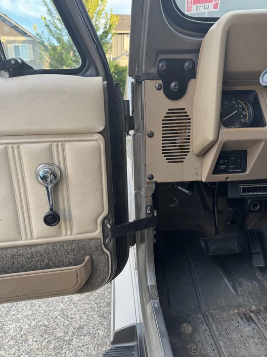 1990 Jeep YJ Wrangler - Image 26 of 31