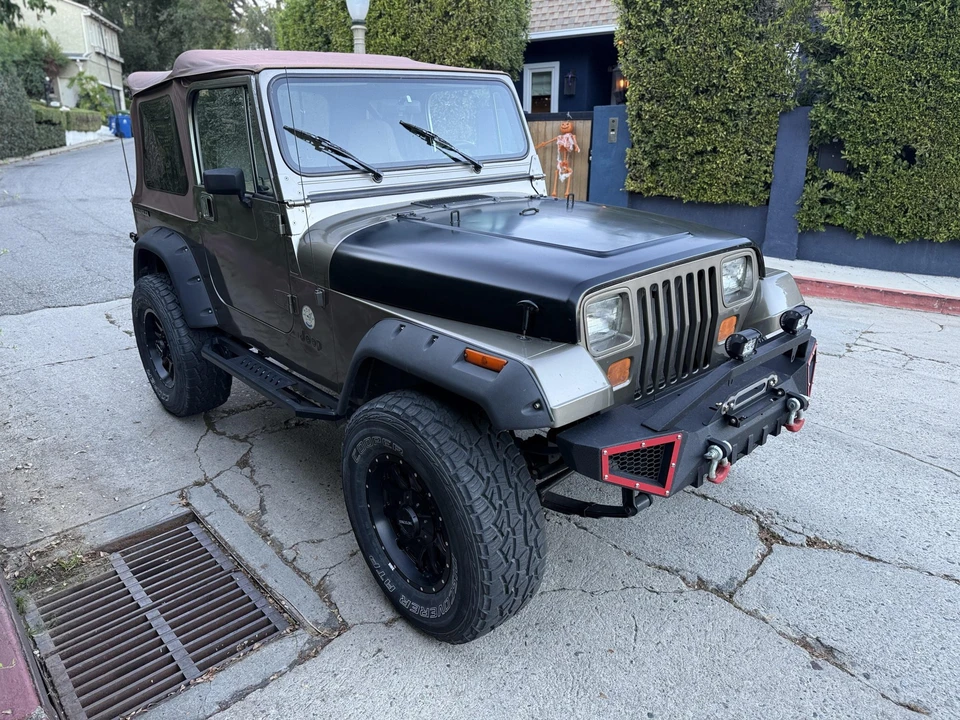1990 Jeep YJ Wrangler - Image 23 of 31