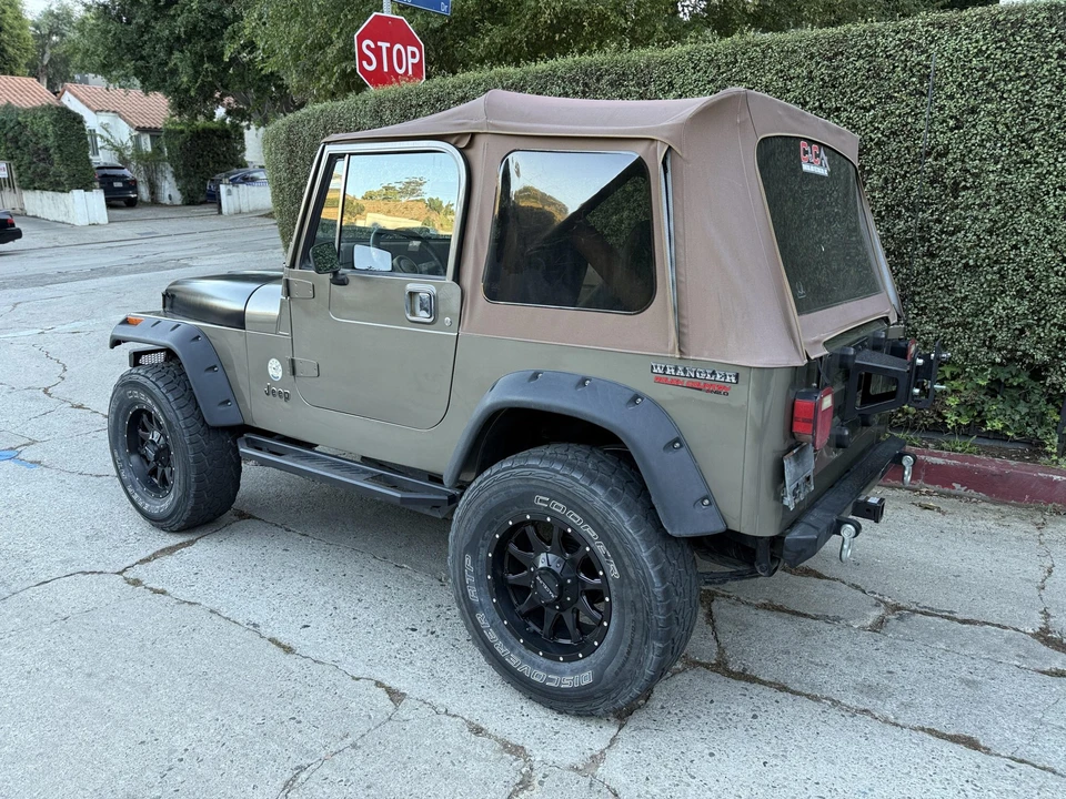 1990 Jeep YJ Wrangler - Image 12 of 31