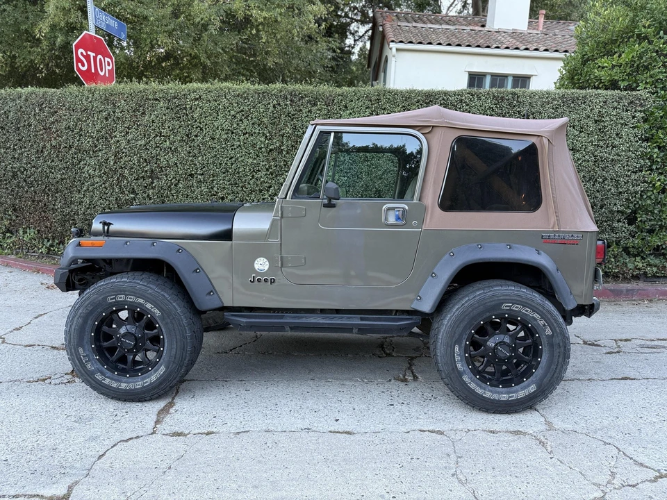 1990 Jeep YJ Wrangler - Image 10 of 31