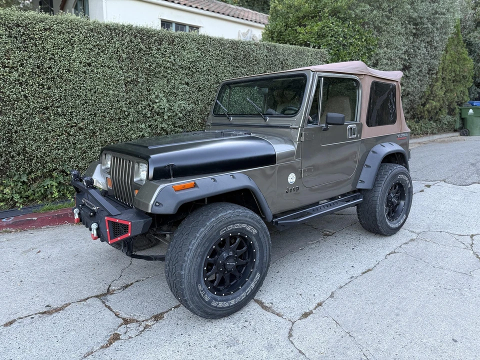 1990 Jeep YJ Wrangler - Image 7 of 31