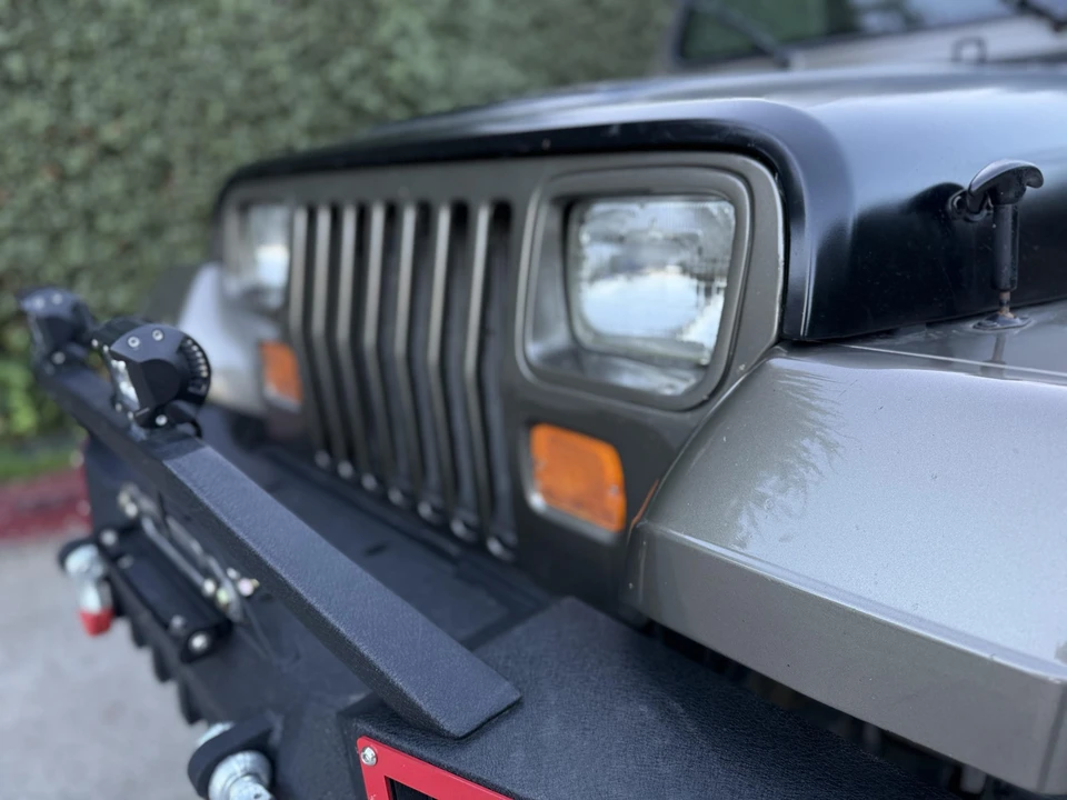 1990 Jeep YJ Wrangler - Image 27 of 31