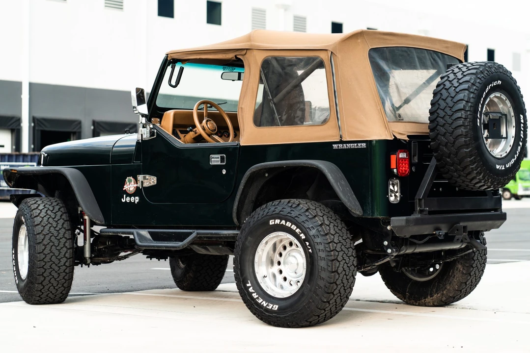 1990 Jeep YJ Wrangler - Image 25 of 31