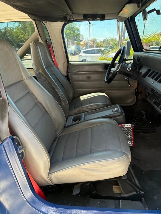 1990 Jeep YJ Wrangler - Image 6 of 13