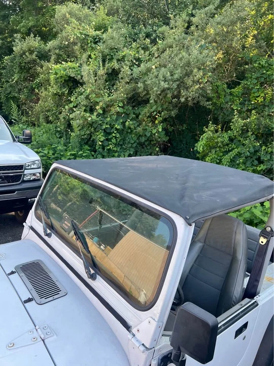 1990 Jeep YJ Wrangler - Image 13 of 14