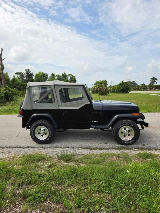 1990 Jeep YJ Wrangler - Image 4 of 11
