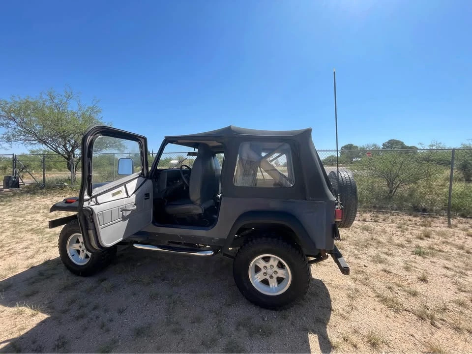 1990 Jeep YJ Wrangler - Image 8 of 15