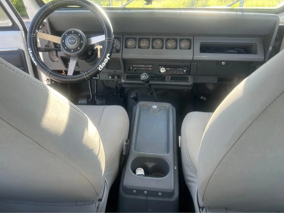 1990 Jeep YJ Wrangler - Image 10 of 16