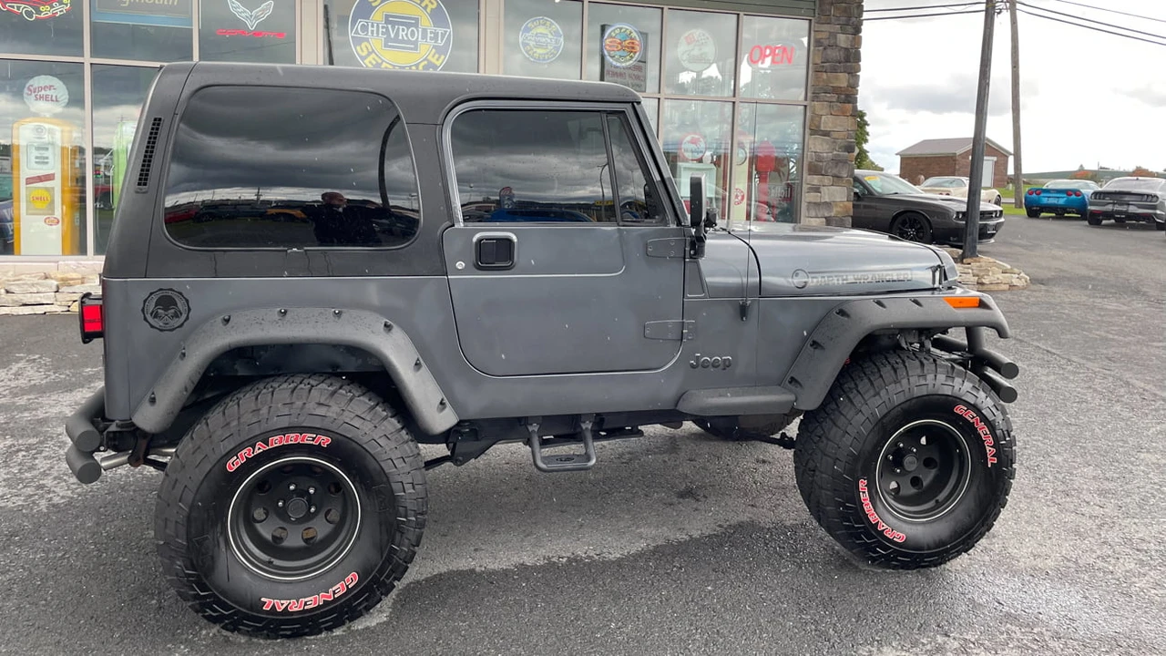 1990 Jeep YJ Wrangler - Image 13 of 13