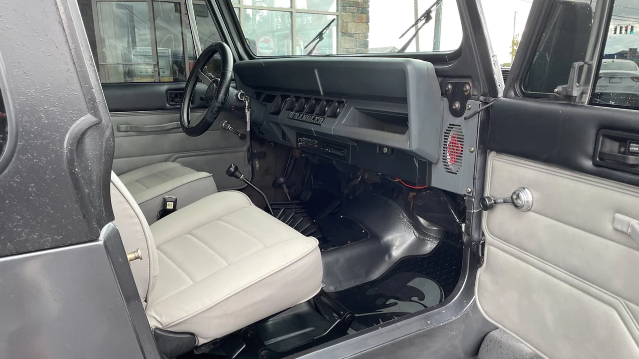 1990 Jeep YJ Wrangler - Image 5 of 13