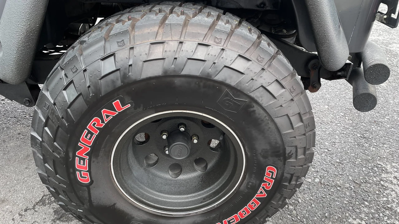 1990 Jeep YJ Wrangler - Image 6 of 13