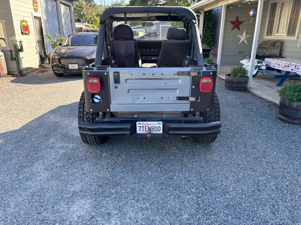 1990 Jeep YJ Wrangler - Image 4 of 5