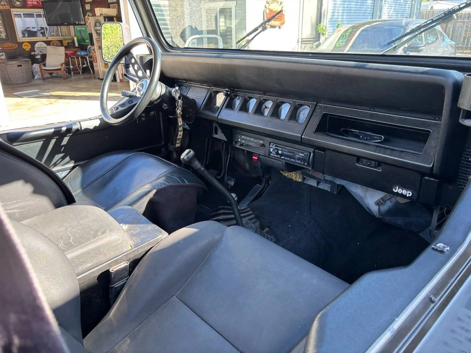 1990 Jeep YJ Wrangler - Image 5 of 5