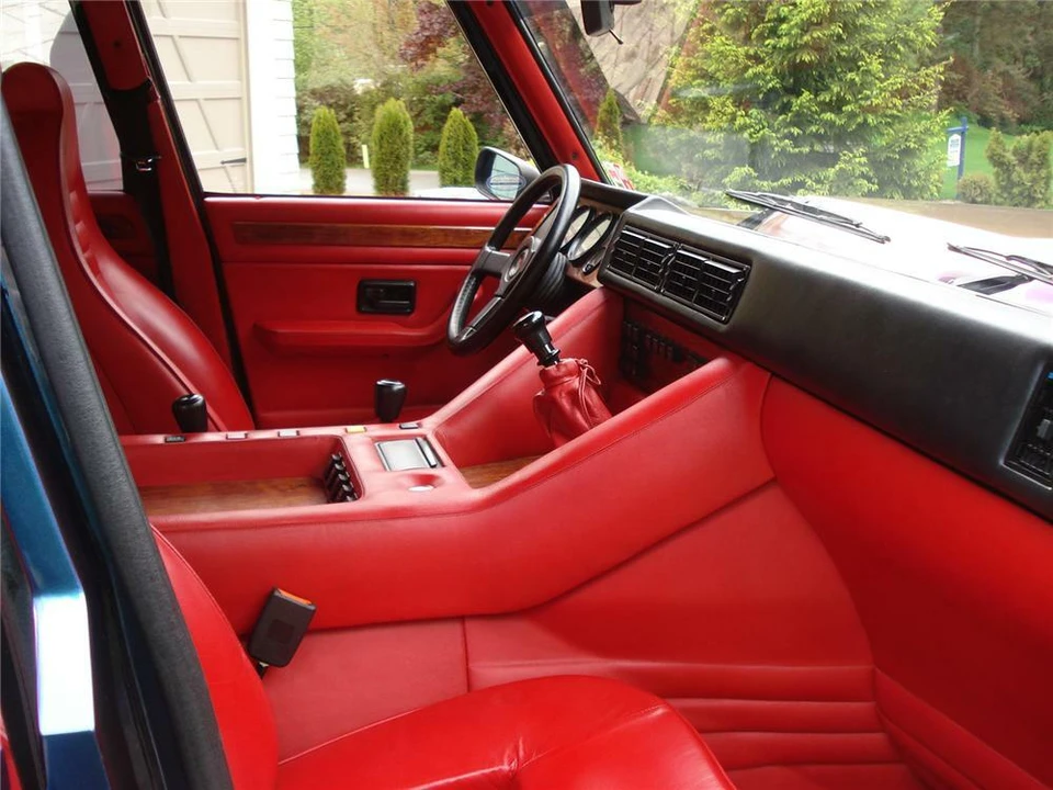 1990 Lamborghini LM002 - Image 4 of 5