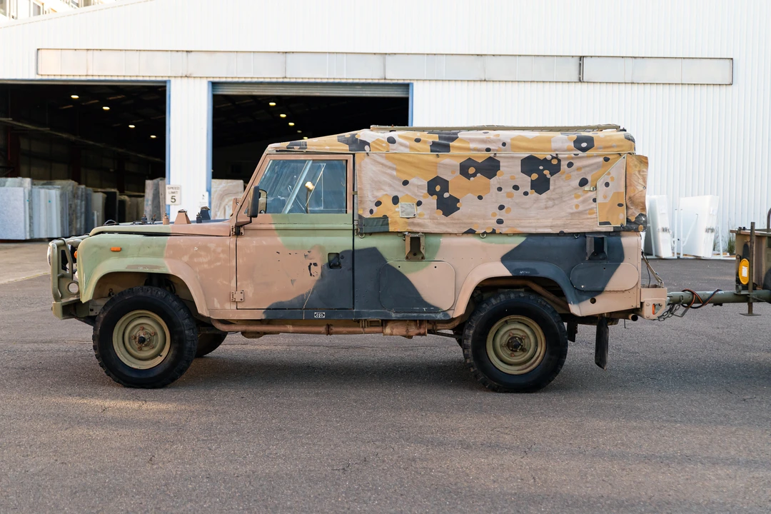 1990 Land Rover Defender 110 - Image 13 of 31