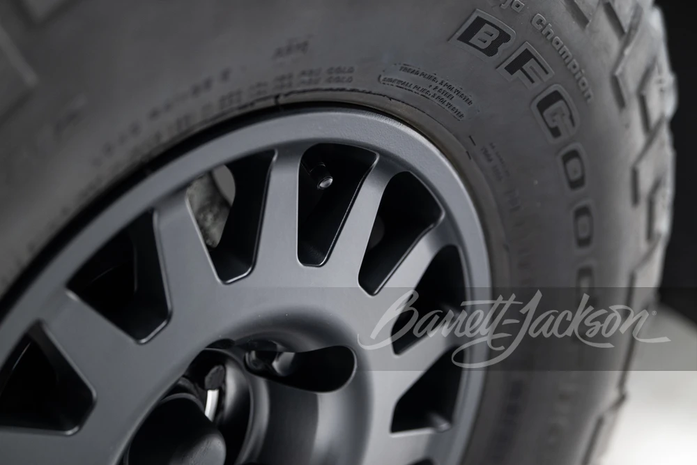 1990 Land Rover Defender 110 - Image 6 of 31