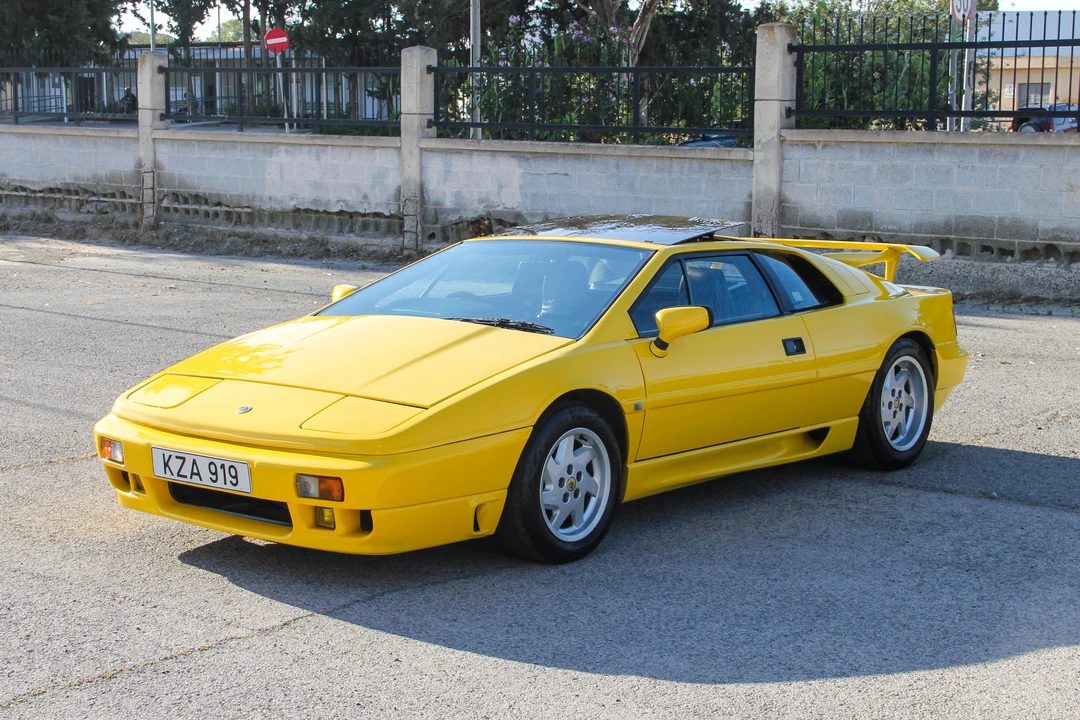 1990 Lotus Esprit Series 4 - Image 2 of 31