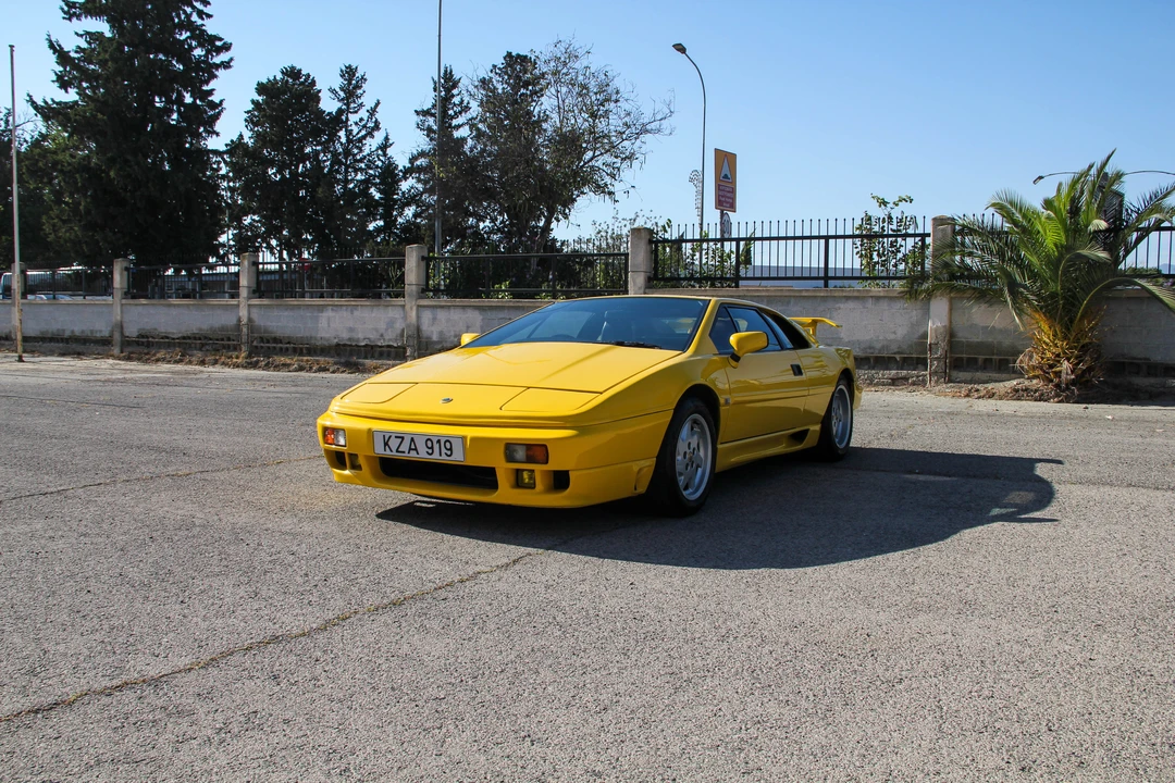 1990 Lotus Esprit Series 4 - Image 24 of 31