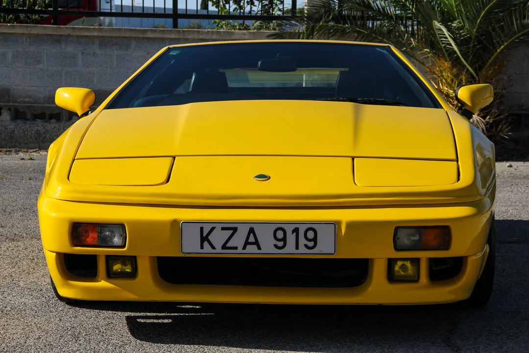1990 Lotus Esprit Series 4 - Image 28 of 31