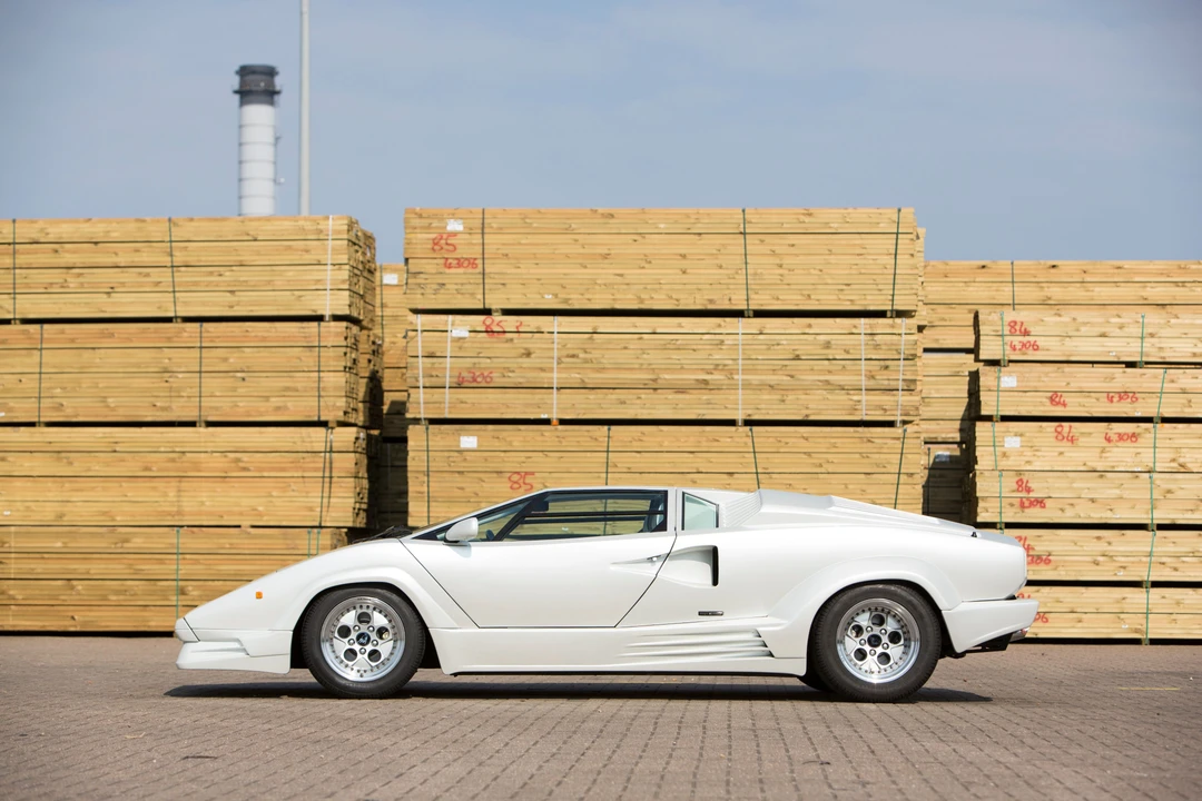 1990 Lamborghini Countach 25th Anniversary Edition - Image 28 of 31