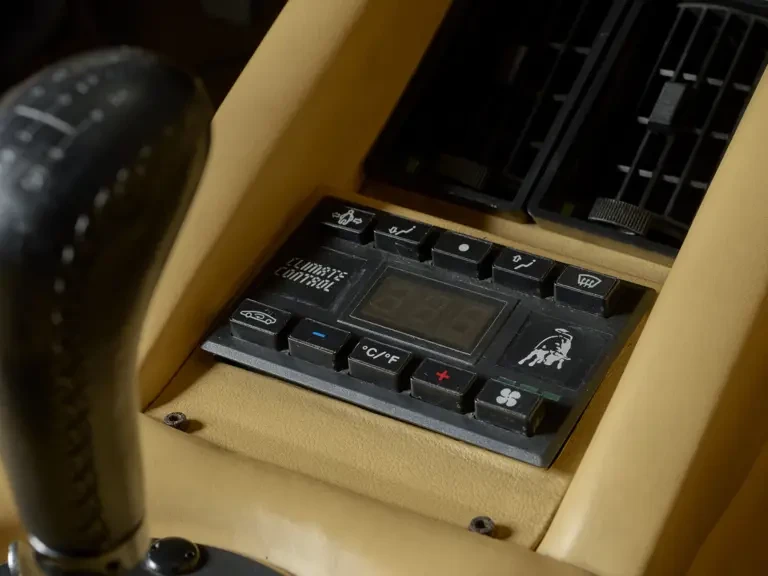 1990 Lamborghini Countach 25th Anniversary Edition - Image 21 of 31