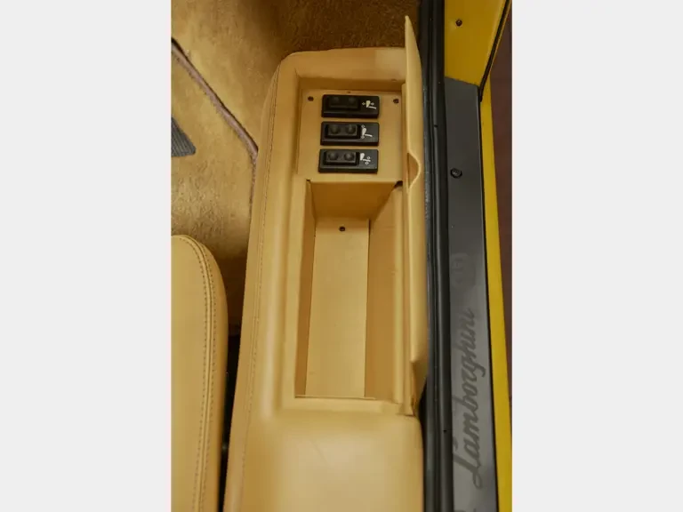 1990 Lamborghini Countach 25th Anniversary Edition - Image 25 of 31