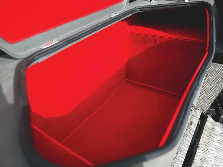 1990 Lamborghini LM002 - Image 25 of 26