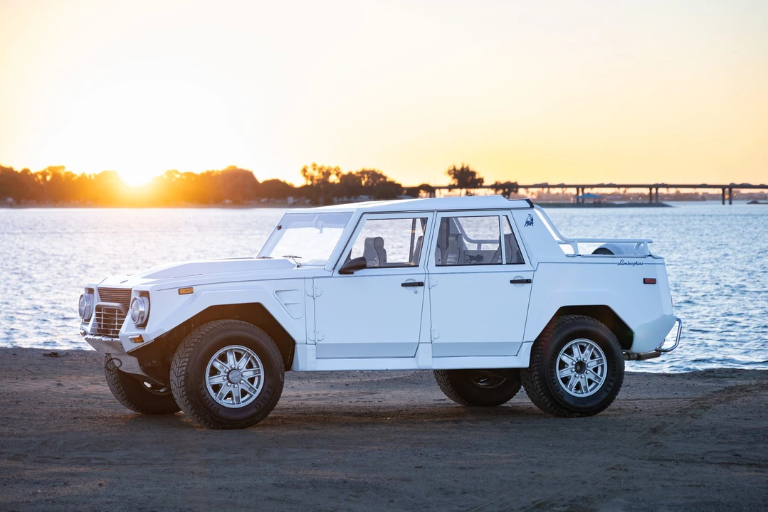 1990 Lamborghini LM002 - Image 31 of 31