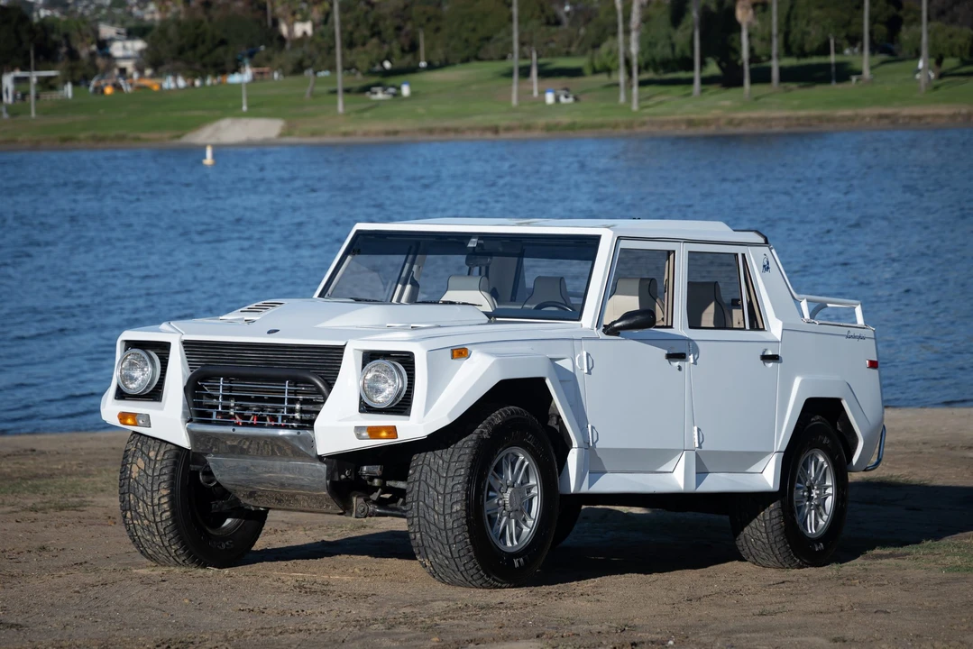1990 Lamborghini LM002 - Image 2 of 31