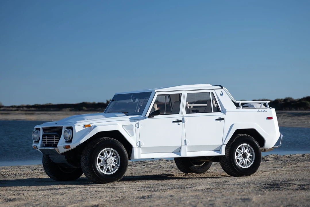 1990 Lamborghini LM002 - Image 30 of 31