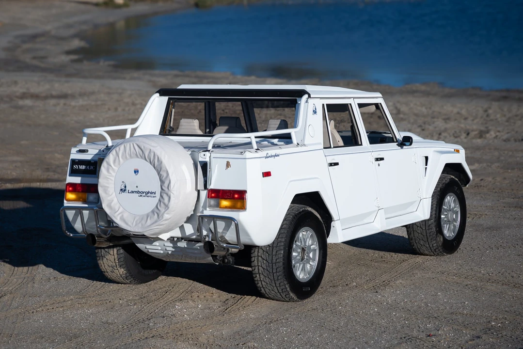 1990 Lamborghini LM002 - Image 15 of 31