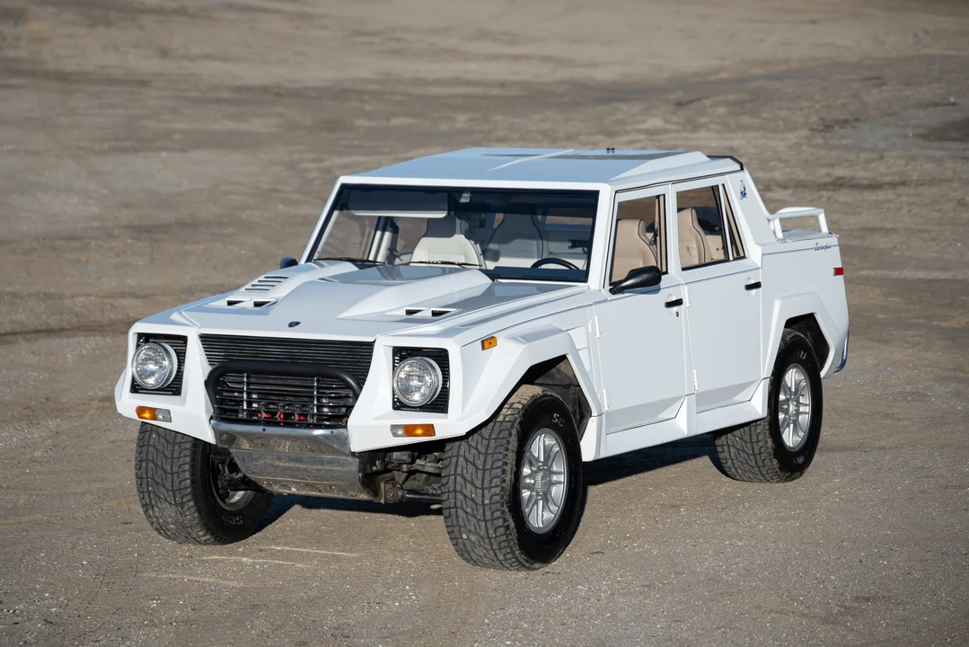 1990 Lamborghini LM002 - Image 3 of 31