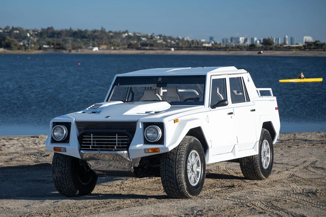 1990 Lamborghini LM002 - Image 5 of 31