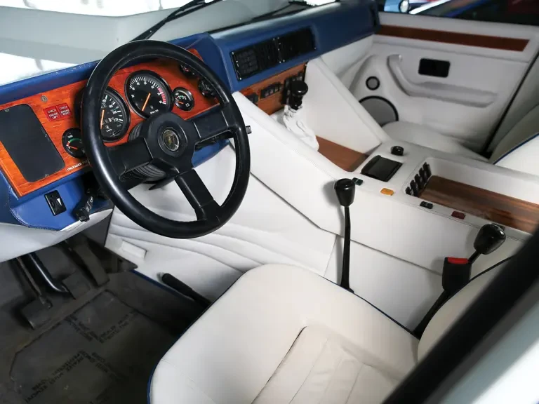 1990 Lamborghini LM002 - Image 5 of 31