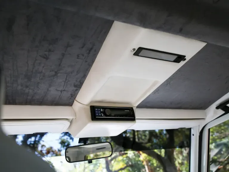 1990 Lamborghini LM002 - Image 17 of 31