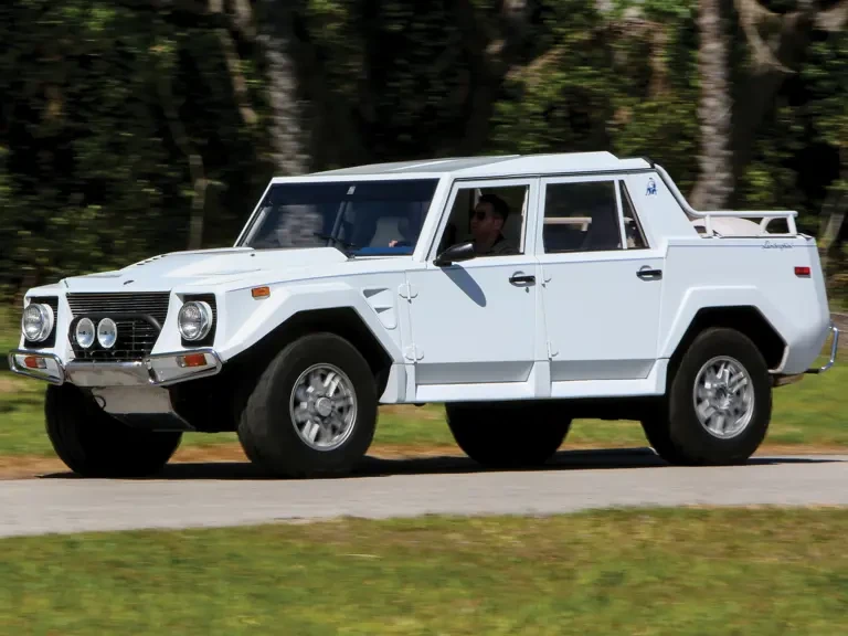 1990 Lamborghini LM002 - Image 2 of 31