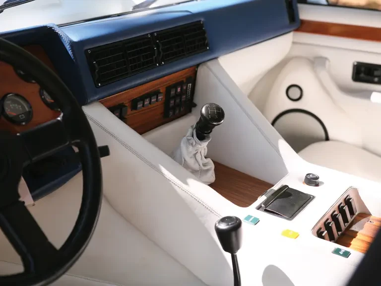 1990 Lamborghini LM002 - Image 14 of 31