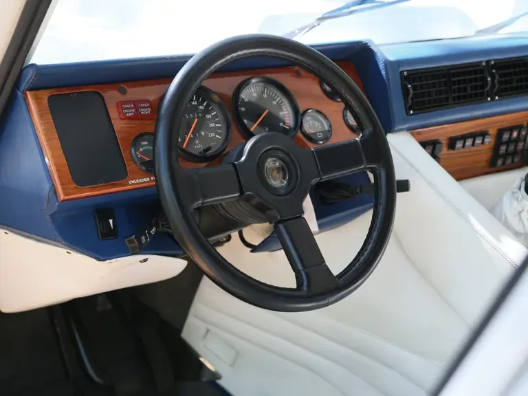 1990 Lamborghini LM002 - Image 13 of 31
