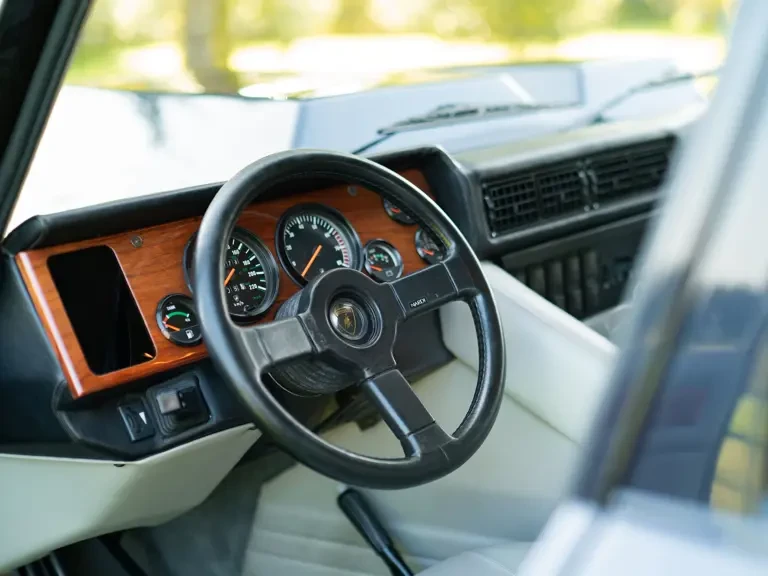 1990 Lamborghini LM002 - Image 5 of 31