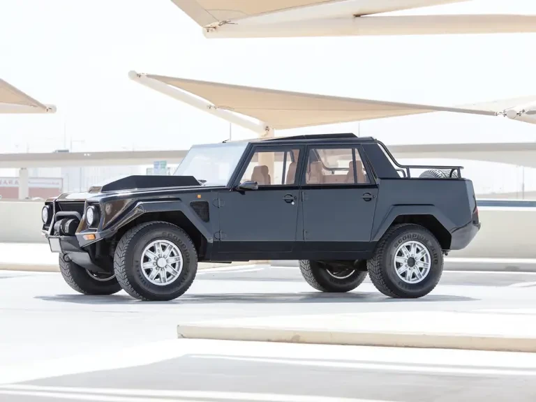 1990 Lamborghini LM002 - Image 2 of 29
