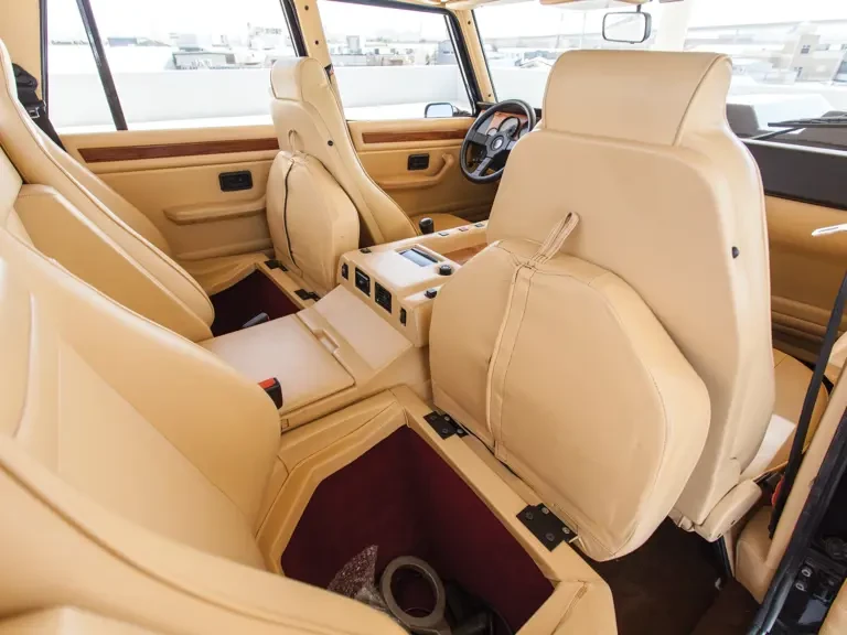 1990 Lamborghini LM002 - Image 17 of 29