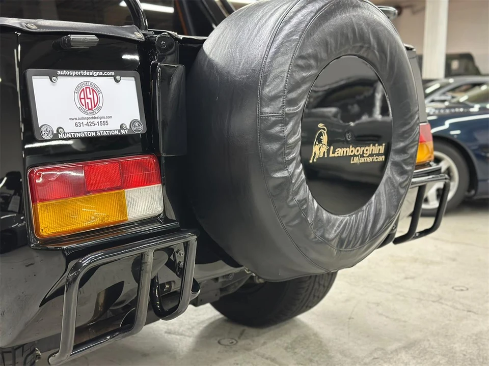 1990 Lamborghini LM002 - Image 13 of 31