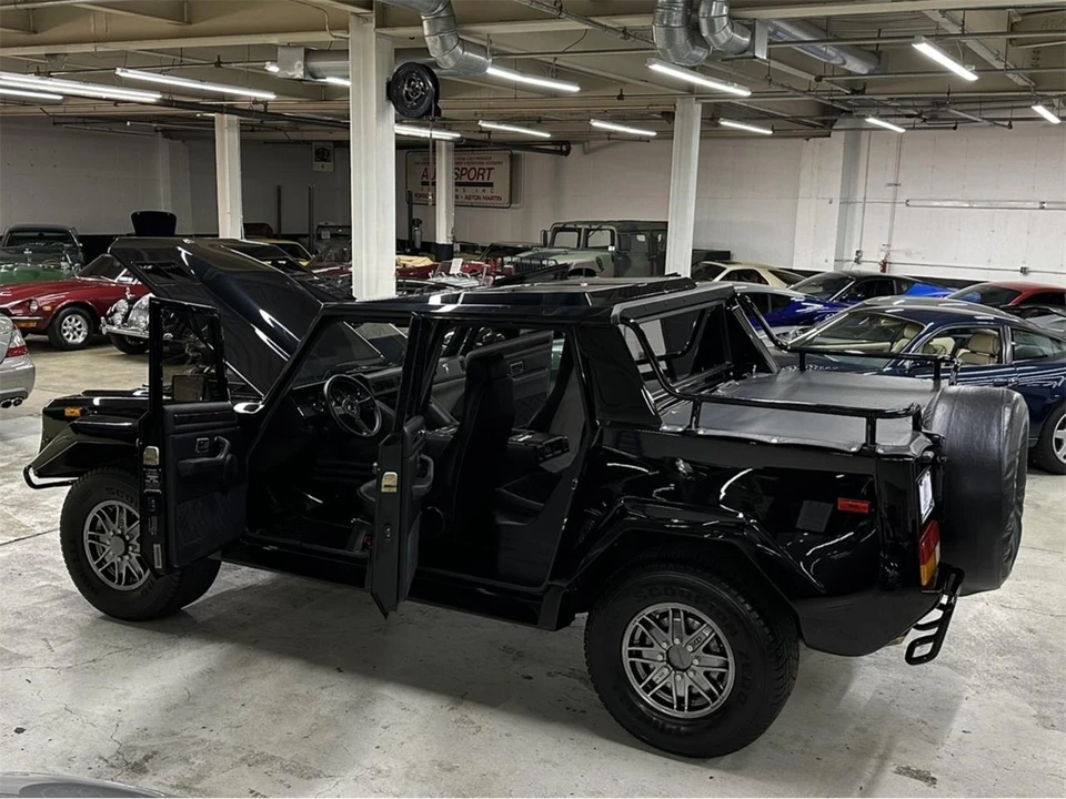 1990 Lamborghini LM002 - Image 10 of 31