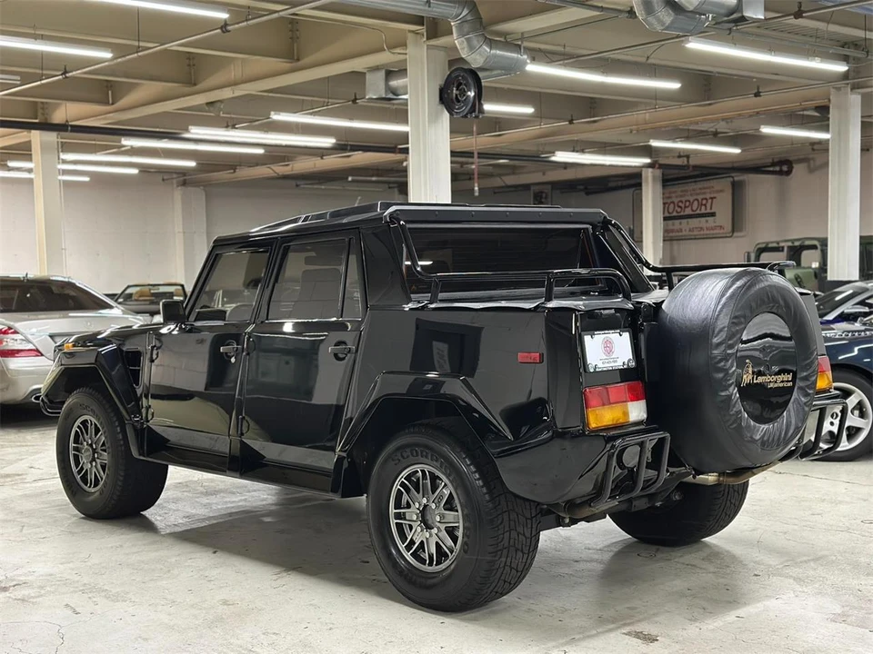 1990 Lamborghini LM002 - Image 4 of 31