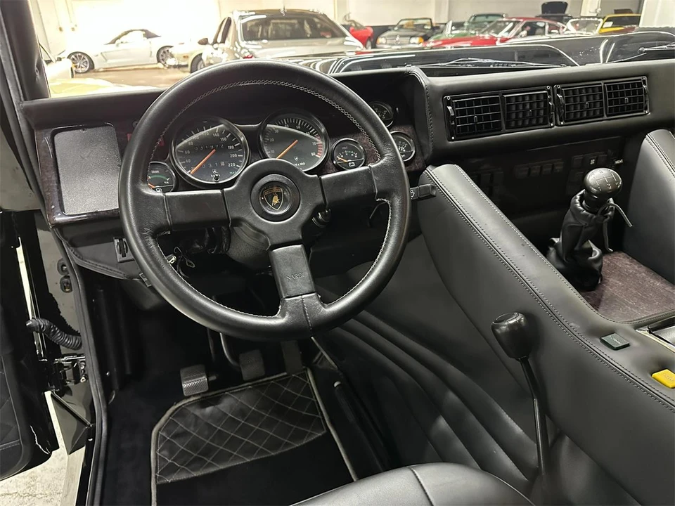 1990 Lamborghini LM002 - Image 16 of 31
