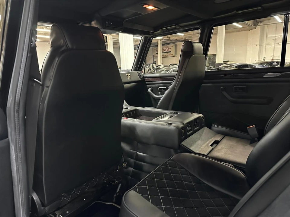 1990 Lamborghini LM002 - Image 26 of 31