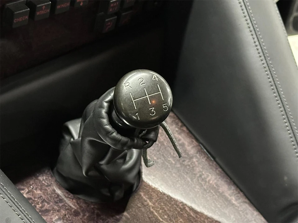 1990 Lamborghini LM002 - Image 20 of 31