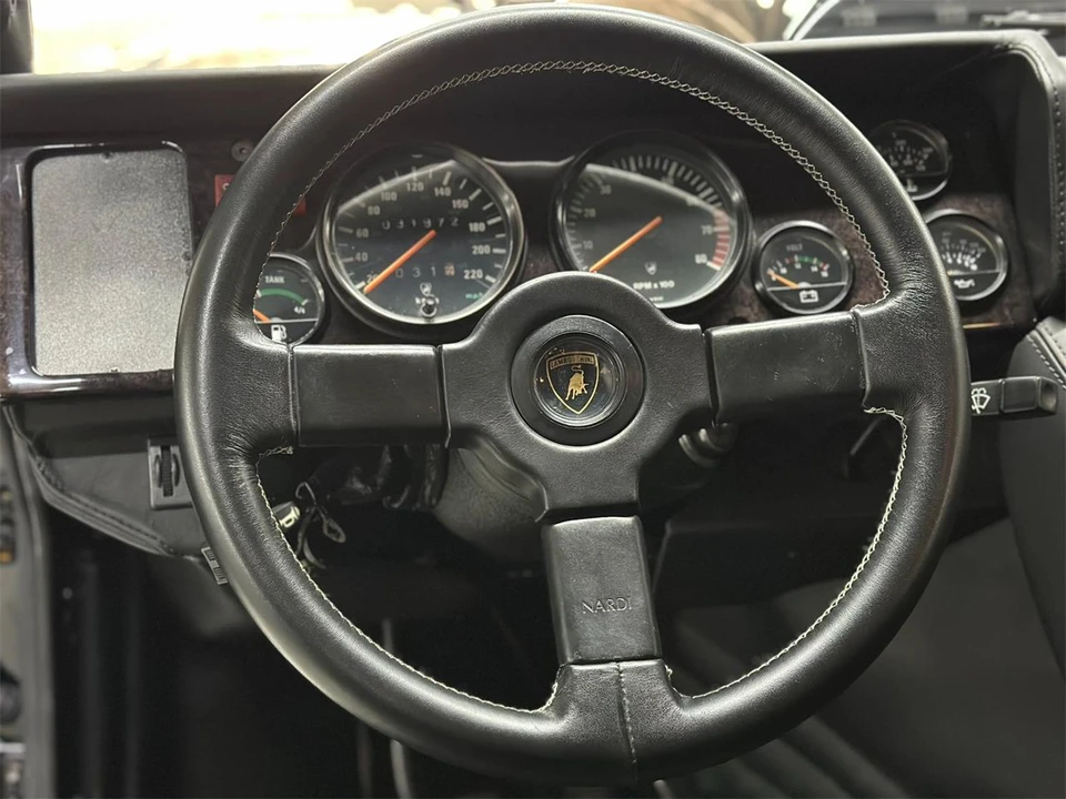 1990 Lamborghini LM002 - Image 17 of 31