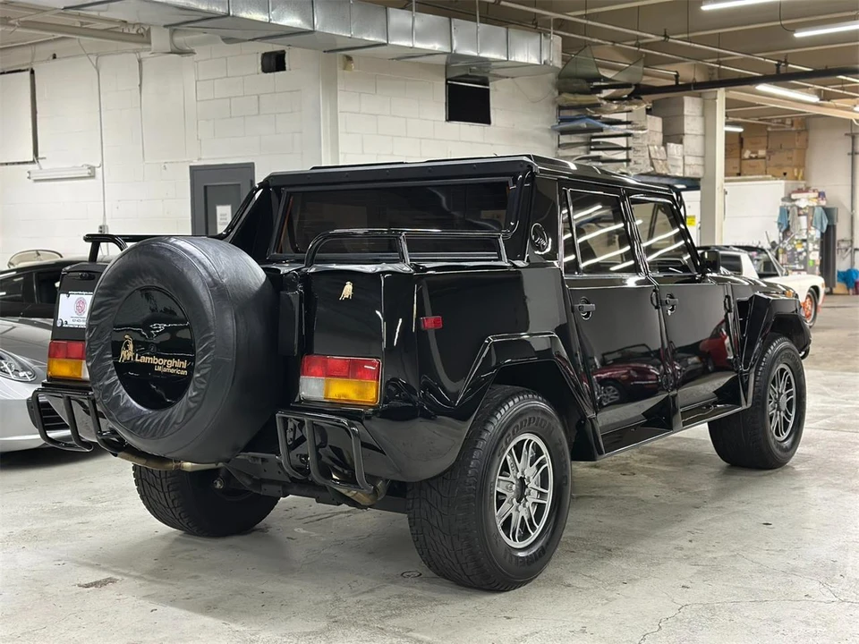 1990 Lamborghini LM002 - Image 6 of 31