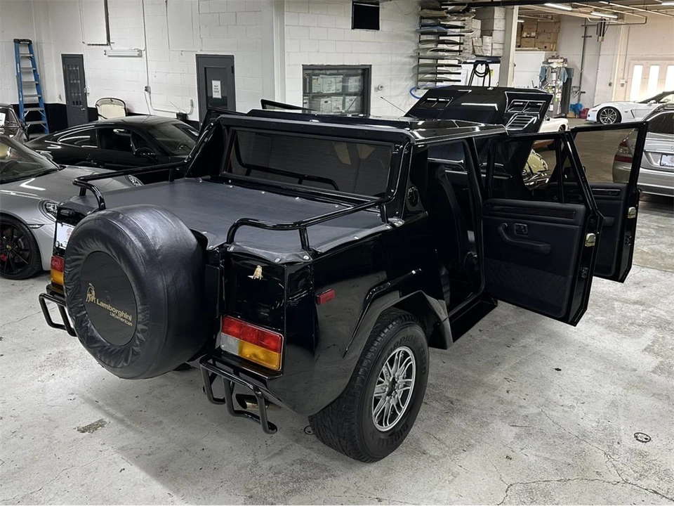1990 Lamborghini LM002 - Image 12 of 31